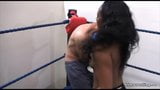 Femdom boxe beatdown - wimp se fait défoncer snapshot 4