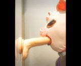 Siss piggy succhia un dildo snapshot 10