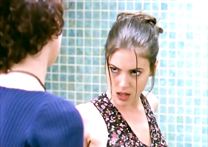 Alyssa Milano - 'The Outer Limits' s1e15