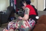 Farts sound so good in leggings snapshot 10