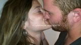 Joey e Britty Louise se beijando, vídeo 2 snapshot 3