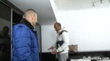 Corno ajuda sua esposa Nomi Melone a levar pau e a alimenta com porra bbc snapshot 2