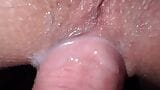 Cum dentro de mi hermanastra adolescente y mostrar creampie profundo dentro del coño snapshot 11