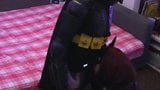 Sissy batgirl con hit girl y batman parodia cosplay snapshot 4