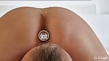 Esposa recebe plug anal na bunda e gosta de língua enquanto chupa o pau do marido - close-up view snapshot 8