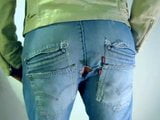 La scopata di Fleshjack finisce con la sborrata sui jeans strappati snapshot 2