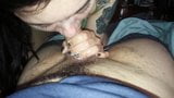 Tattoo Schlampe inhaliert Schwanz schlampig snapshot 8