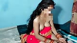 Une bhabhi mariée taille une belle pipe dans la chambre snapshot 16