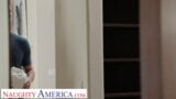 Naughty America - kiera croft玩弄她的阴户 snapshot 5