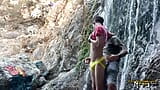 Joven twink follada en cascada pública, corrida bareback Jay Pajes Juven snapshot 10