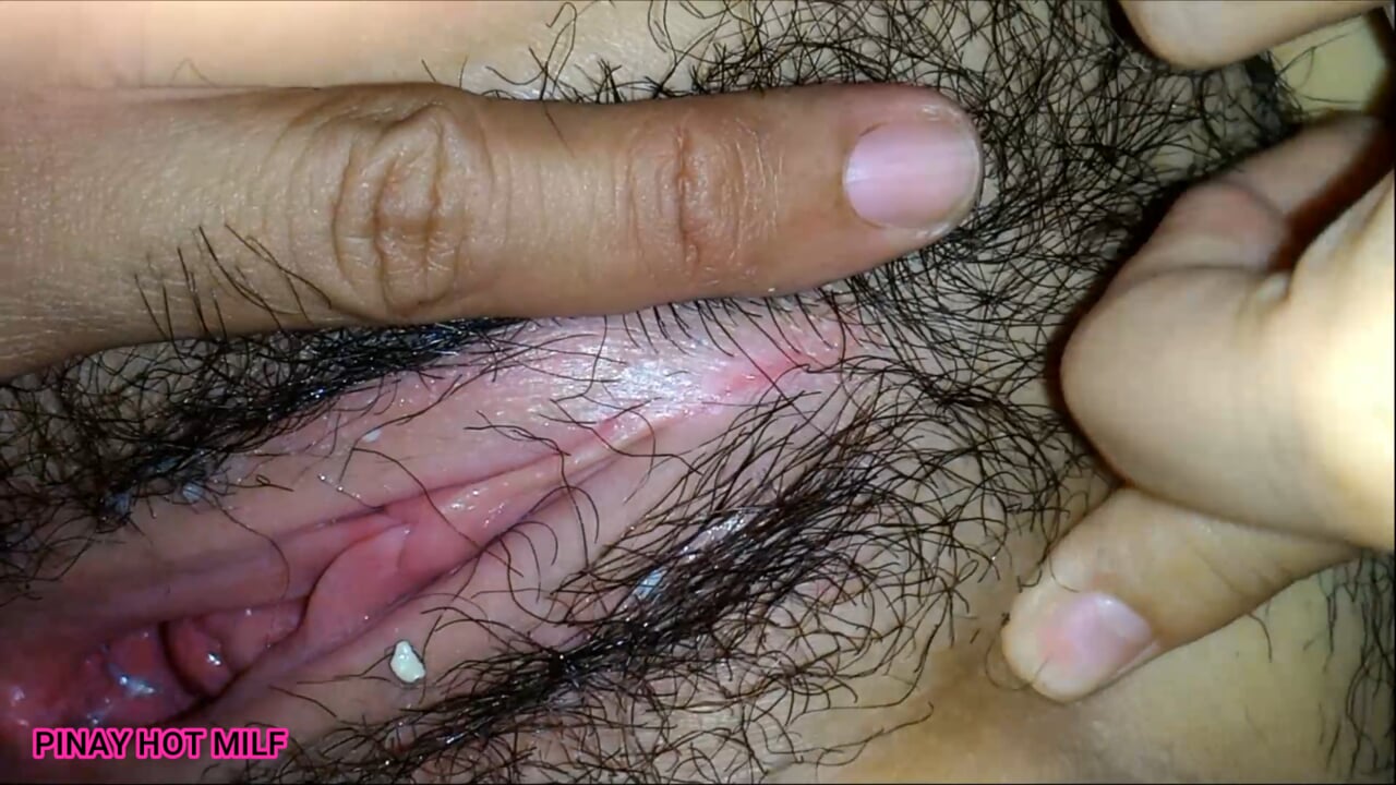 Pinay máy bay bà già nóng bỏng lồn chảy tràn tinh dịch. Thứ này là gì?