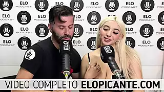 LORE SOFIA MUESTRA EL CULO EN EL CUARTO PICANTE | xHamster