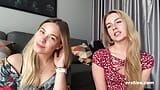 Ersties - des blondes sexy se mangent et finissent avec un jouet snapshot 2