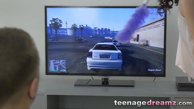 European Teens Find Pleasure in Pussy Licking