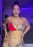 Hier is Beverly Jimenez in een bikini snapshot 12