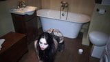 Devot 2 - Bella Gothic lutscht Schwanz und schluckt Sperma snapshot 5