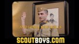 Scoutmaster papai cria Twink ao ar livre snapshot 1