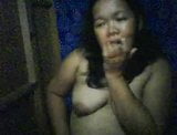 Pulchna Filipina macocha Armen Amistoso pokazuje nago przed kamerą snapshot 5