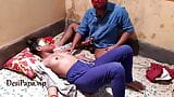 Zralá indická bhabhi žhavý sex se svým mladým devar manželem pro práci v hindském zvuku snapshot 9