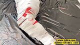 Fejira com - fetyszowa dziewczyna owinięta w bandaże w mumię snapshot 6