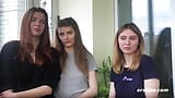 Ersties - trio di ragazze calde porta a sesso lesbico bollente snapshot 4