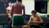 Diciottenne Jogo etero tre ragazzi in webcam snapshot 1