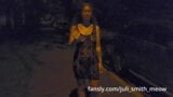 Fille qui marche dans une robe en dentelle transparente la nuit snapshot 1