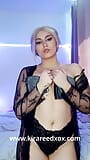 Blonda sexy Kira Reed își scoate sutienul PPV snapshot 4