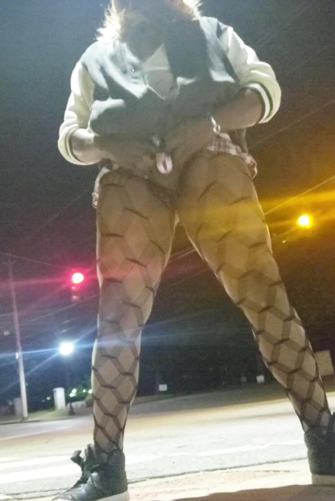 Twerking en un stop light en público