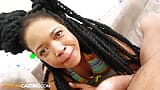 Curvilínea negra étnica gal em boca dando água no casting falso - africancasting snapshot 15