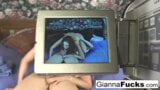 Brunette bintang porno gianna michaels mendapat kacau di tempat tidur snapshot 5