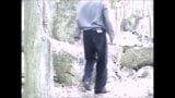 Fetter Papi wollte sich im Wald in Toronto, Kanada treffen snapshot 1