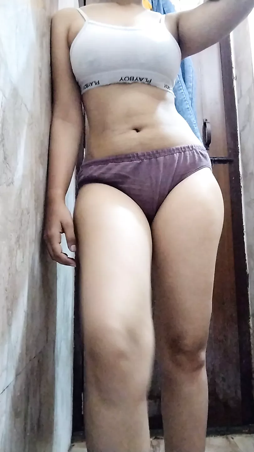 कोचिंग से आकर GF ने उतारे कपड़े