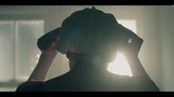 Elizabeth Moss. Yvonne Strahovski -The Handmaid's Tail e1-e5 snapshot 1