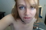 Hete tengere babe dildoing en vingert haar poesje snapshot 8