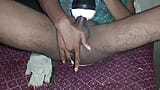 Indisk tonåring Privat rum morgon njuter och fingrar röv och använder leksak. snapshot 3