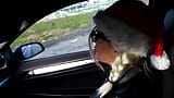 Nochevieja sexy puta rusa chupa en un coche público y recibe semen en la boca snapshot 1