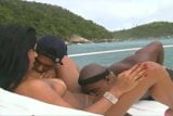 Ju Pantera занимается сексом в тройничке на лодке с двумя черными членами snapshot 7