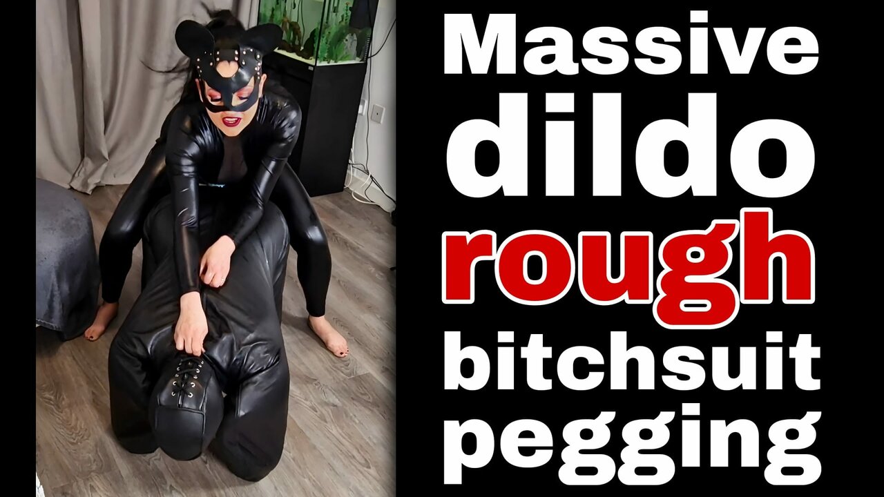 Läderdräkt med tik, pegging femdom, flr, miss raven training zero, enorm strap-on dildo, bondage, bdsm, älskarinna flr