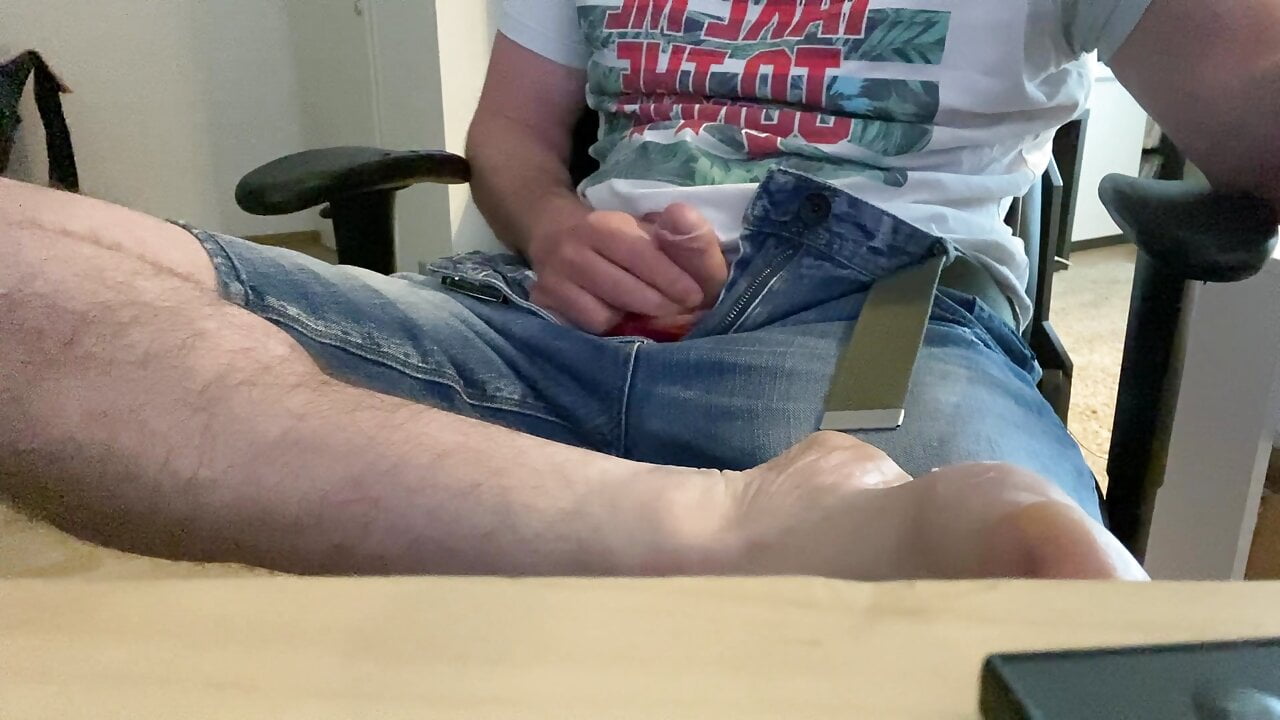 lick my Feet, and cum Handsfree