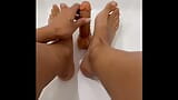 Faccio un footjob al mio dildo preferito snapshot 3