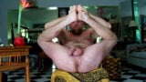 Hairyartist - lo stretching con l'allenatore si unisce snapshot 2