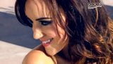 Die atemberaubende Glamour-Göttin Rosie Jones wird nass und macht Titten raus snapshot 2