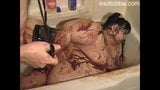 El caramelo ssbbw recubierto de chocolate come y se masturba en el baño snapshot 5