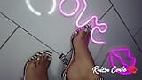 Raissa Conte, tacones altos, trabajando con el pie snapshot 4