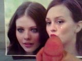 Cumming over Michelle Trachtenberg and Leighton Meester snapshot 2