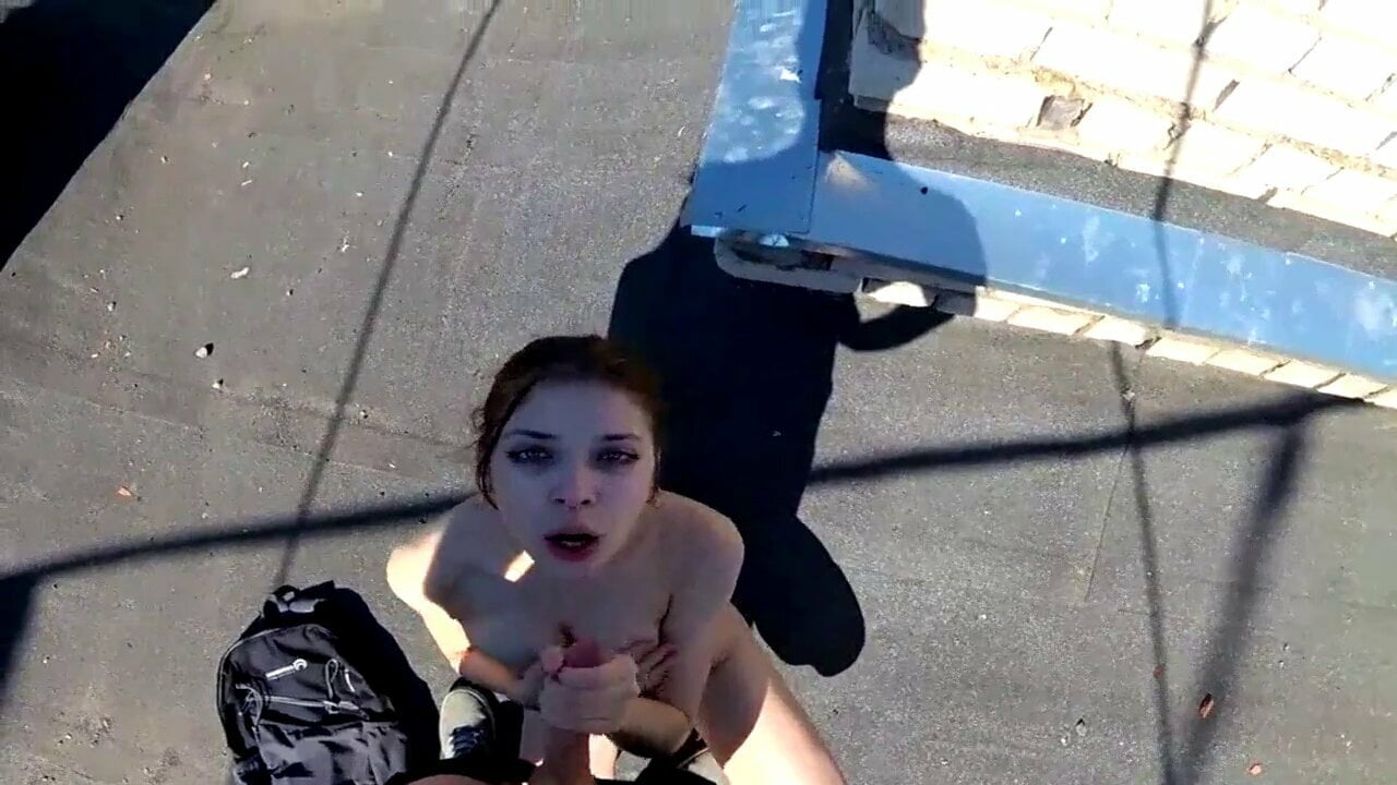 LINDA CHICA CORRIDA EN MIS BRAGAS - POV AL AIRE LIBRE