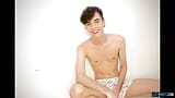 Cute and skinny twink Henry Evans jerks off and jizzes solo snapshot 1