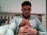 Gorgeous Str8 guy cums on cam #5 snapshot 4