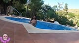 Você gosta que eu te chupe assim na piscina? snapshot 2